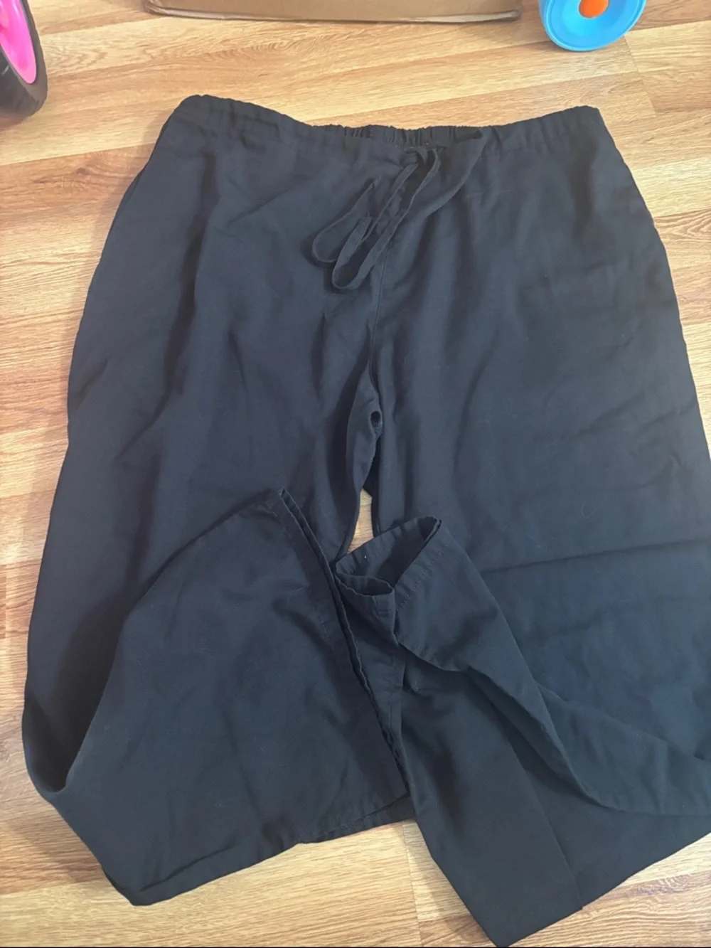 Women’s medical scrubs - Picture 1 of 2